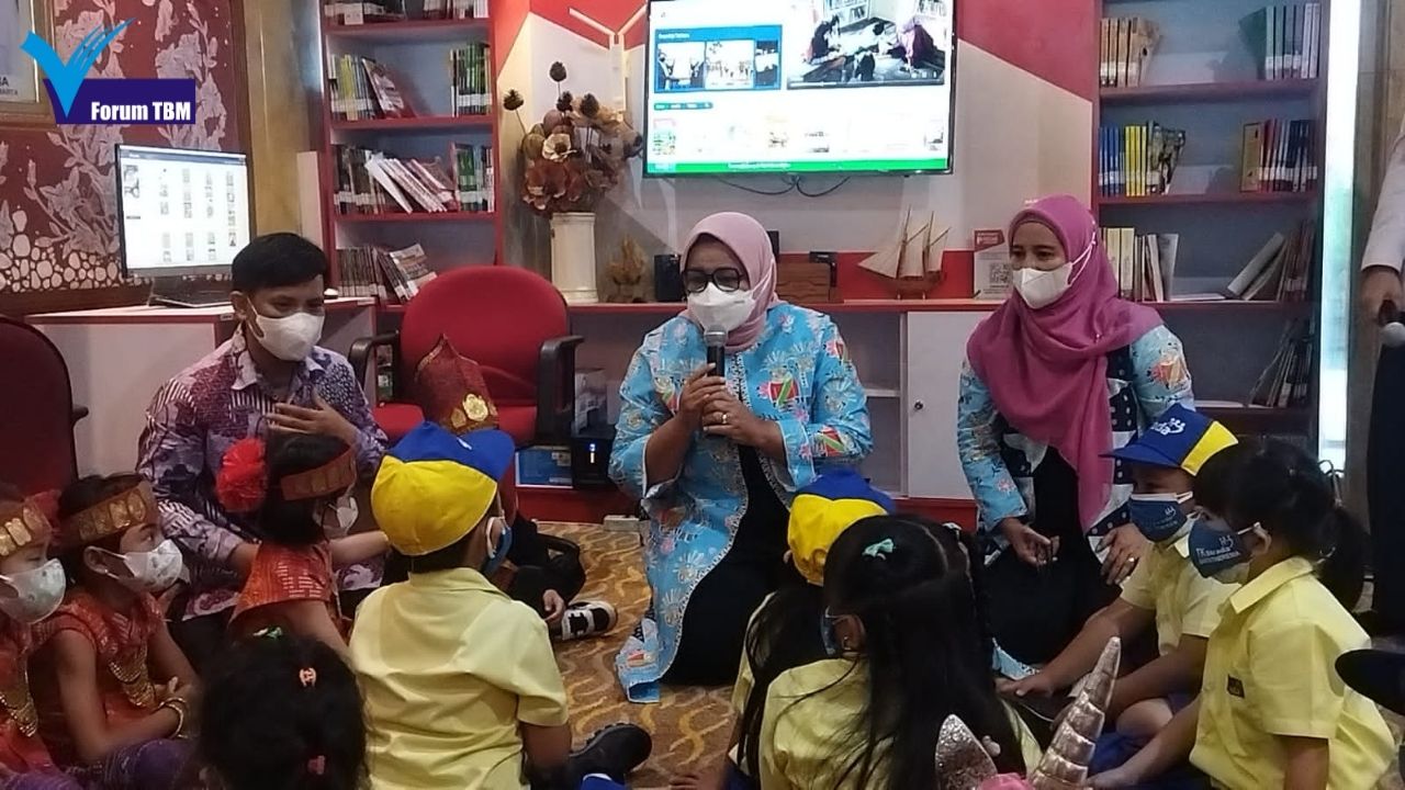 Secuplik Kenangan Masa Kecil Fery Farhati,  Bunda PAUD DKI Jakarta